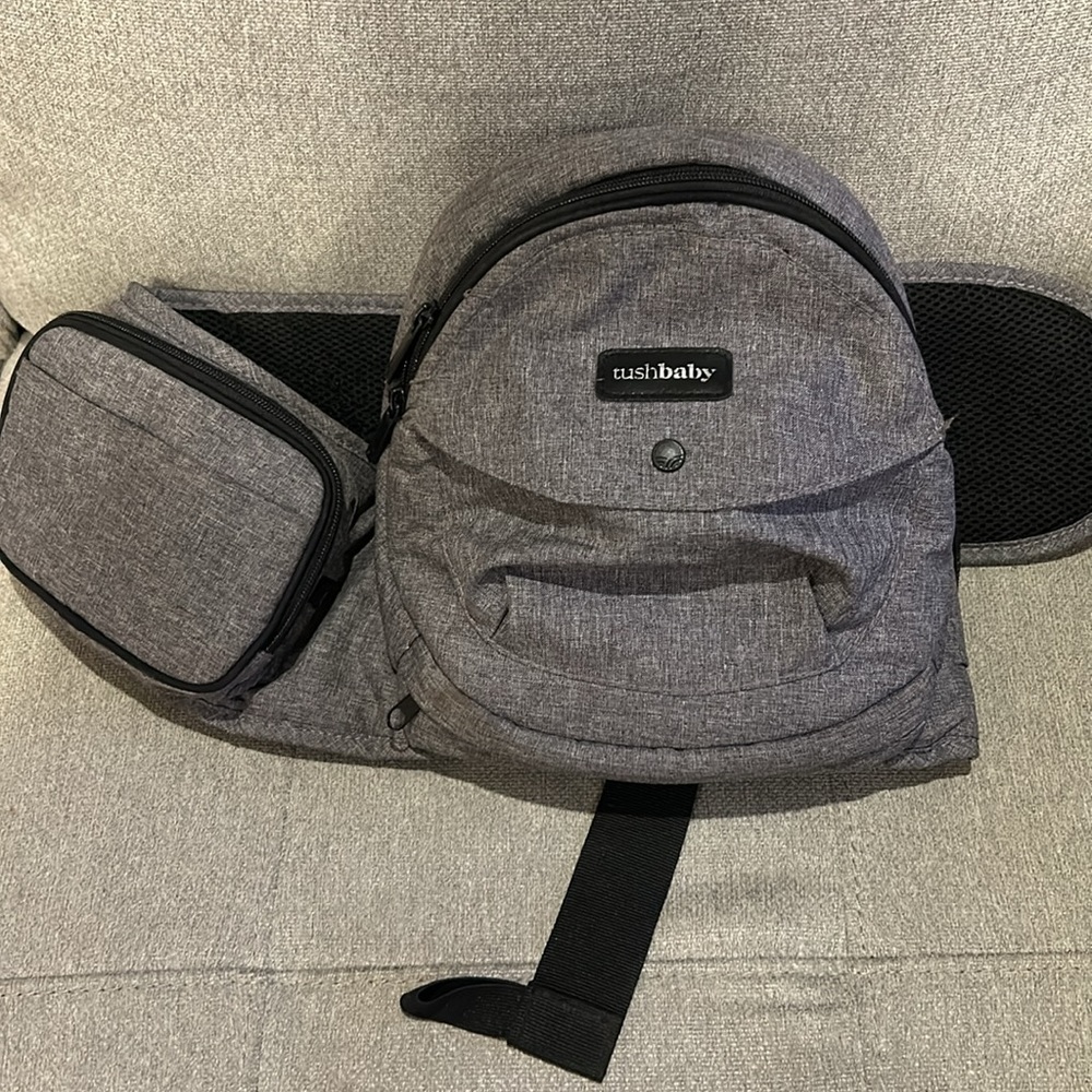 Tushbaby Hip Carrier | grey | Carry your kid. Stash your stuff. Save your back.